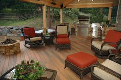 Color advances in composite decking gives homeowners a long-lasting, low-mainte Color advances in composite decking gives homeowners a long-lasting, low-mainte