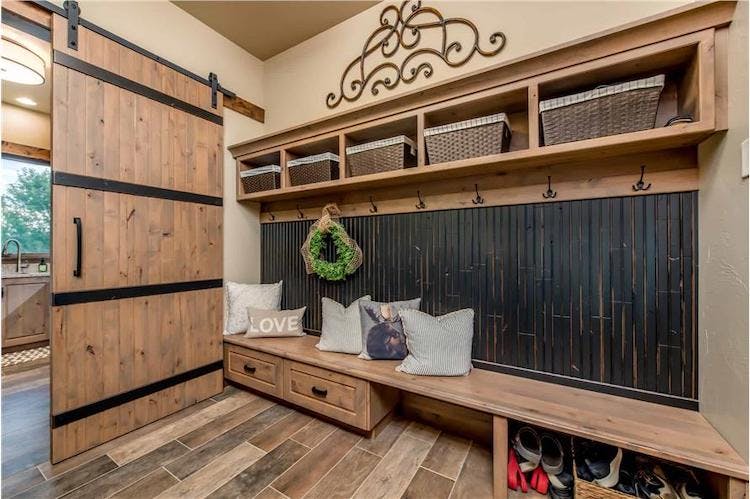 mudroom