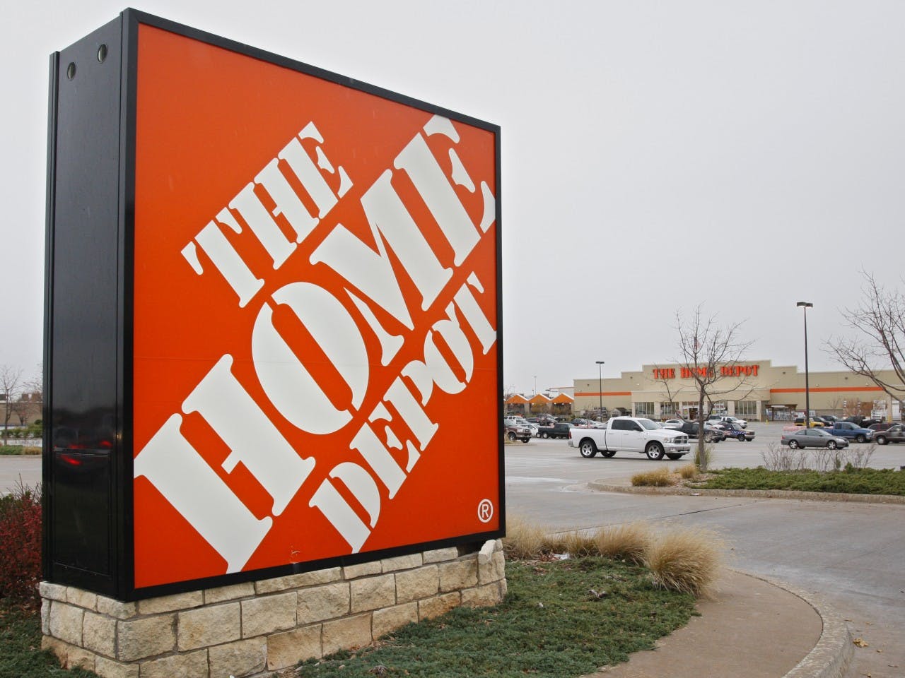 670c397c9688045c3b8239ce Earnshomedepot