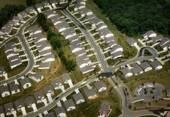 Most Americans Think We&rsquo;re Still in the Housing Crisis