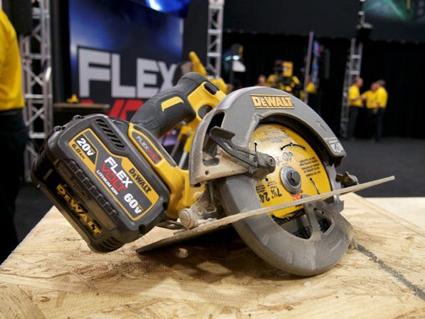 DeWalt Flexvolt circular saw