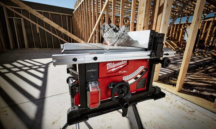 670c3aef0a638b3a3b870ef2 Milwaukee18vtablesaw1