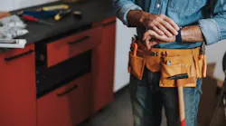 Contractor checking time