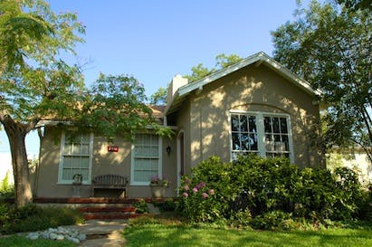 670c5f7a68e9c18ec72e66e8 Bungalow