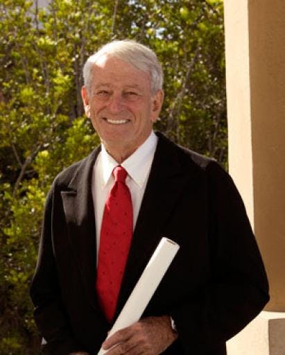 670c5f94151d9b72d98ef1cf Barry1