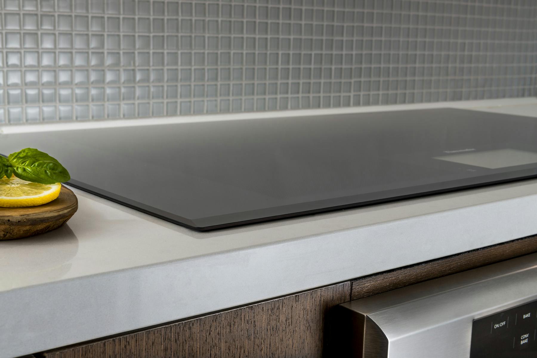 670c61af68e9c12f7c2e6abb Thermador20trimless20freedom20induction20cooktop20