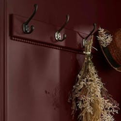 Vibe: Opulence inspired by tones of ripe damson, fig, mulberry, and garnet. Vibe: Opulence inspired by tones of ripe damson, fig, mulberry, and garnet.