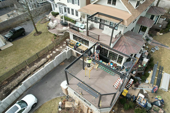 Kevin Erdmann, president of Erdmann Construction in Arlington Heights, Ill., says that 95% of the feedback he receives from homeowners about his employees is positive. At the start of each project, homeowners are given pictures and the names of everyone who&rsquo;s working on their home. When the project is completed, each crew member who earns a positive review receives a $50 bonus.